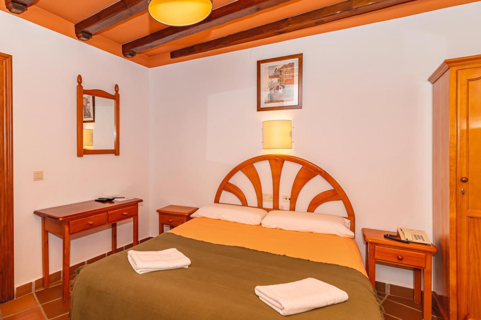 Hotel La Fragua I Тревелес Экстерьер фото