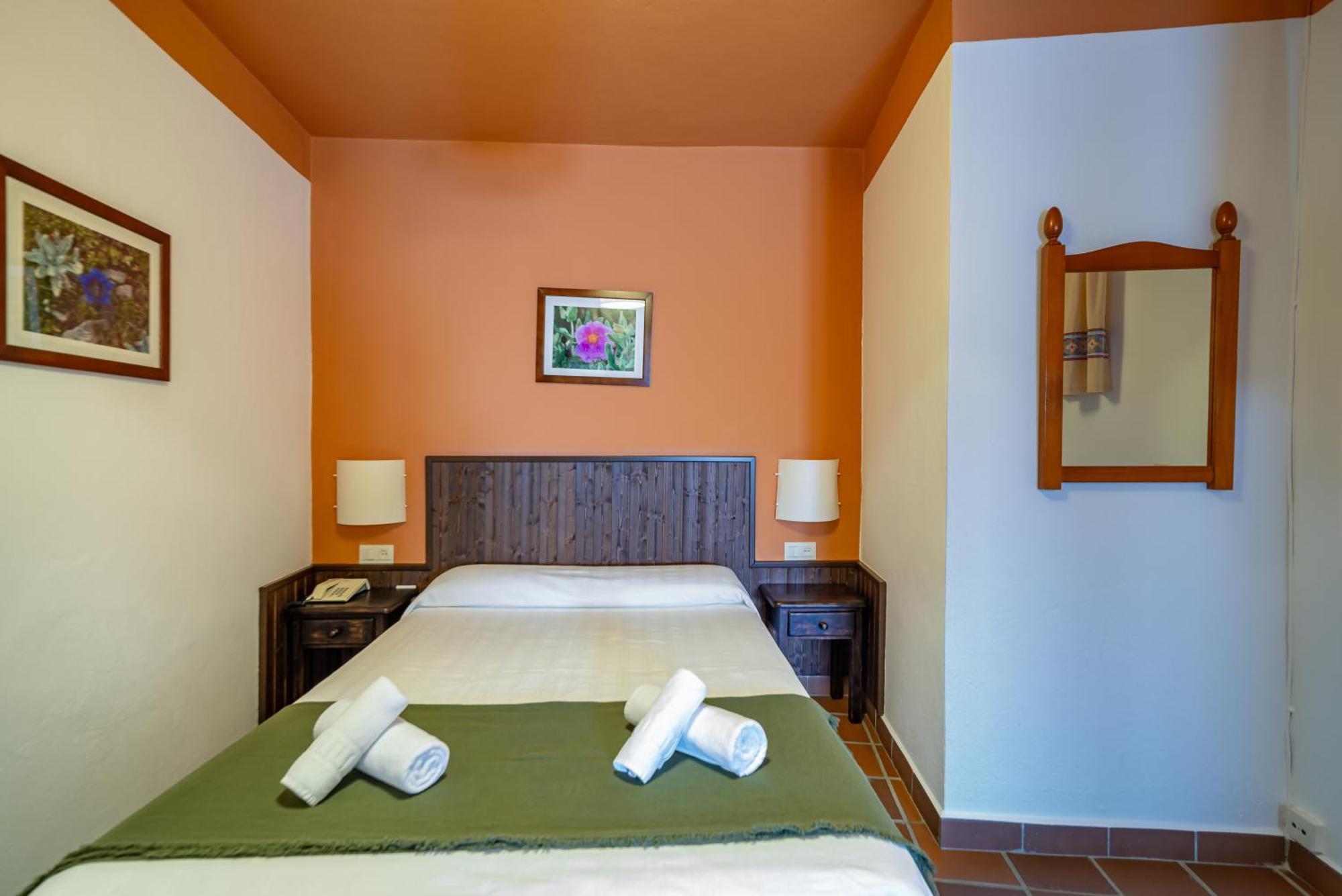 Hotel La Fragua I Тревелес Экстерьер фото