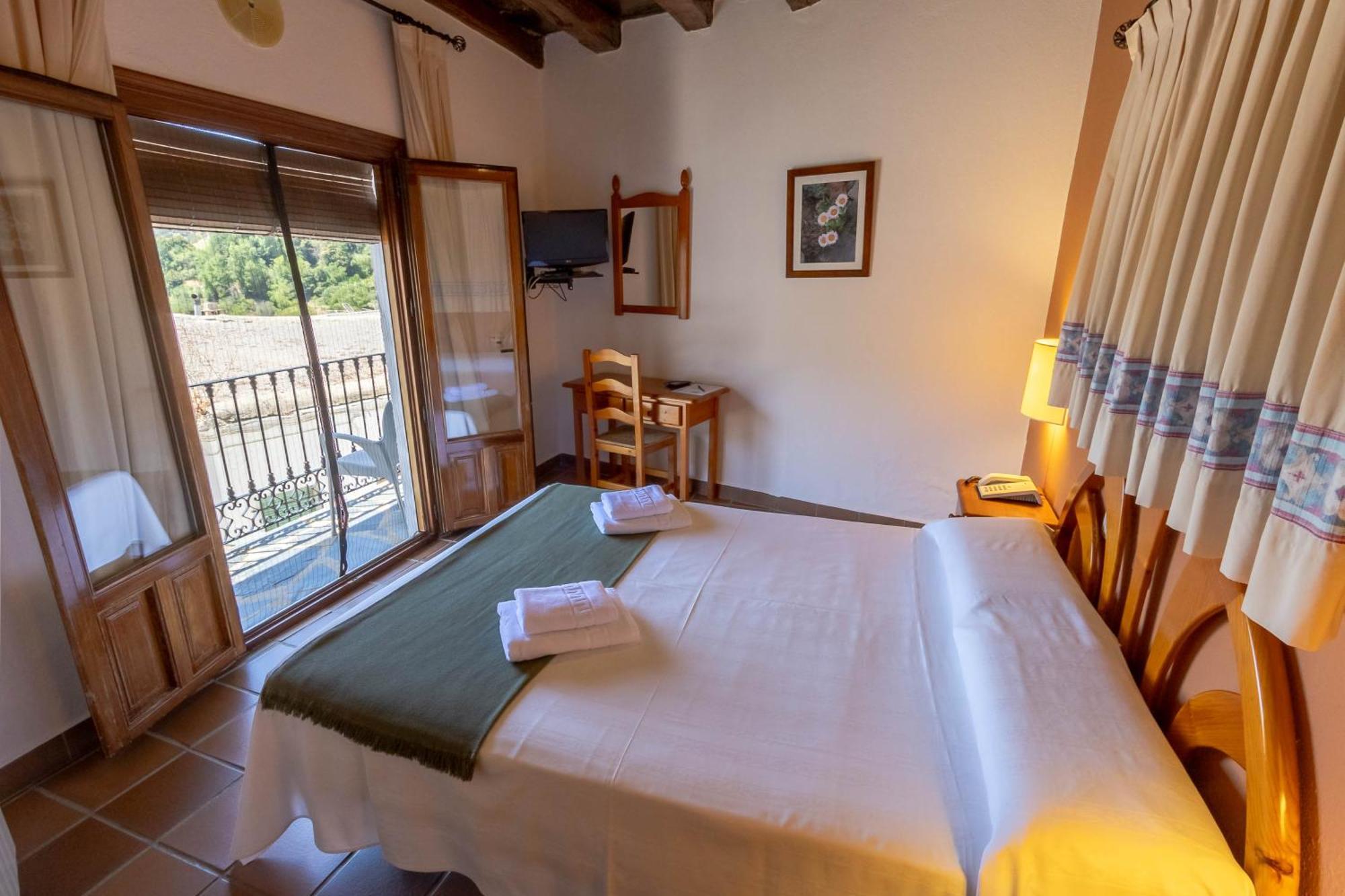 Hotel La Fragua I Тревелес Экстерьер фото